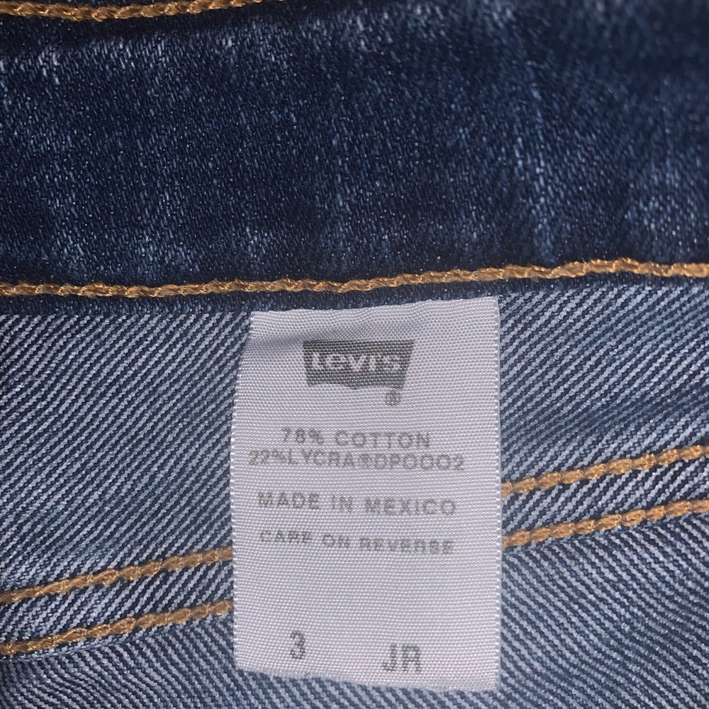 DENIM LEVI’S SHORTS - Picture 3 of 3
